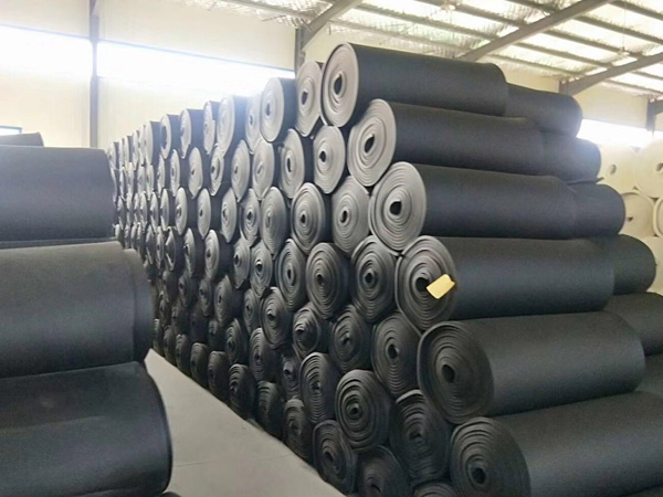 Soluciones para irregularidades superficiales en espuma elastómica instalada