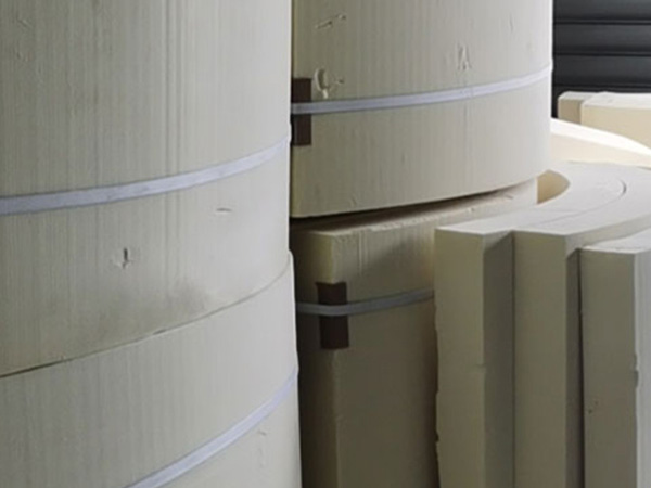 Fire-retardant and fireproof phenolic aldehyde board pipe shell
